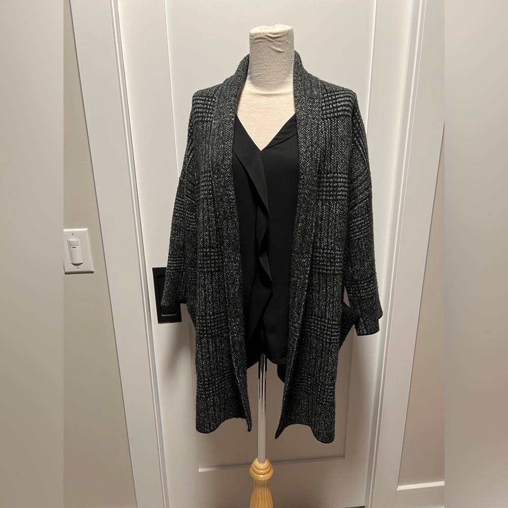 MK Metric Knits Charcoal Sweater Size M